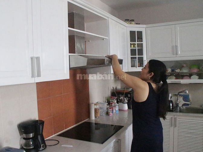 Cần tuyển giúp việc khoảng 18- 55 tuổi, khỏe mạnh, chịu khó.