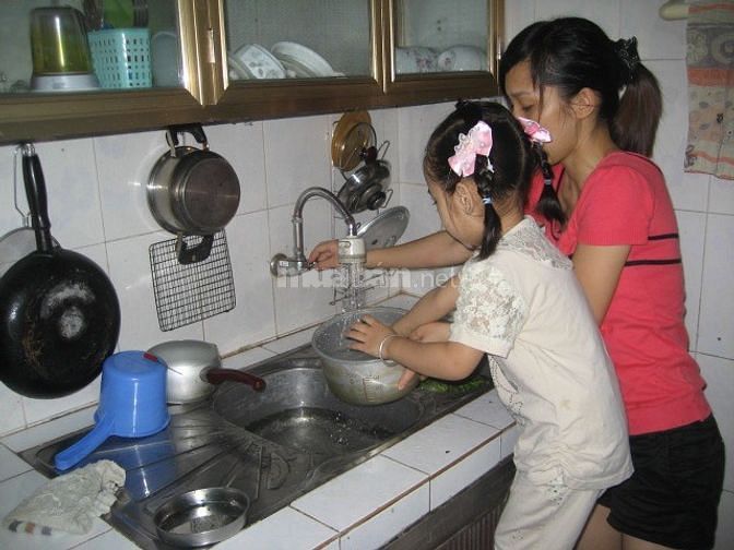 Gia đình tôi cần tuyển gấp một cô giúp việc gia đình