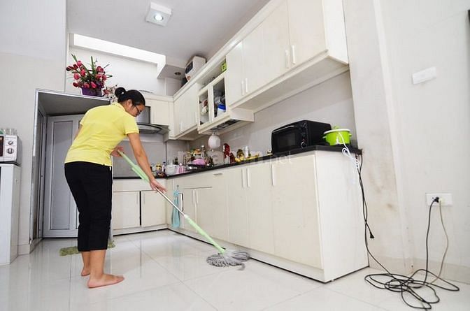 Nhà 2 lầu không quá rộng , công việc nhà cũng đơn giàn