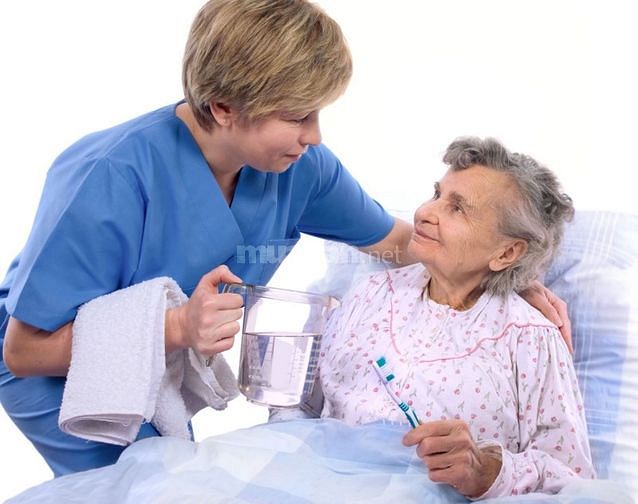 Tuyển 1 người chăm bé 1 người giúp việc nhà 1 người chăm sóc bà già